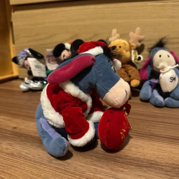 NWT 7 Disney 8” Christmas Mickey, Minnie, Pooh, Eeyore Plush Vintage 1990’s Lot - Picture 9 of 15